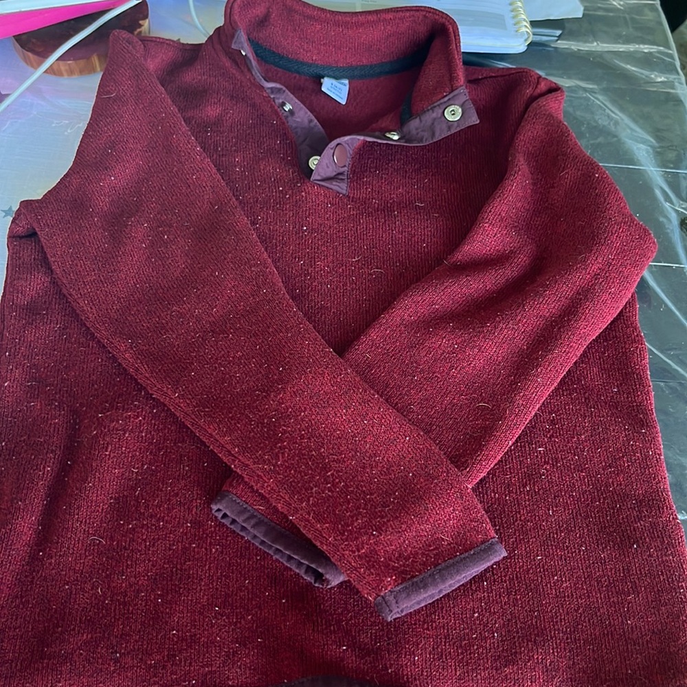 WUC  size 6-7 old navy pull over jacket maroon